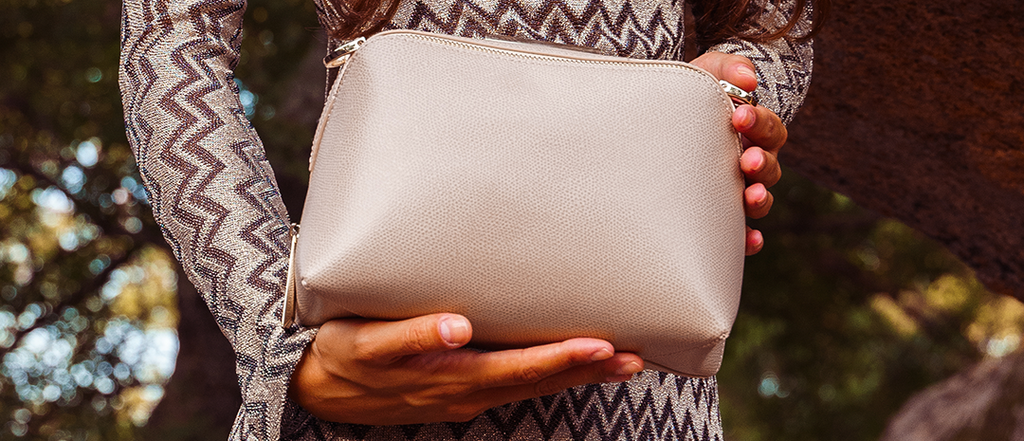 Как се пере дамска чанта от естествена кожа?