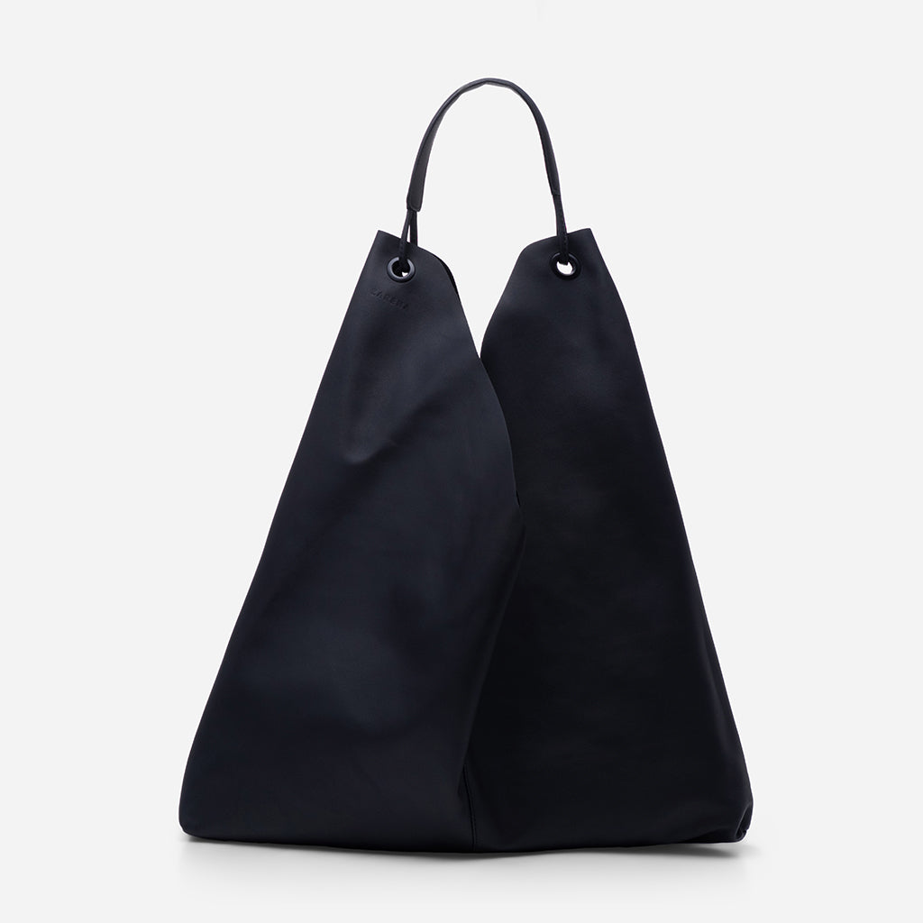 Tara - чанта за рамо от естествена кожа в черно