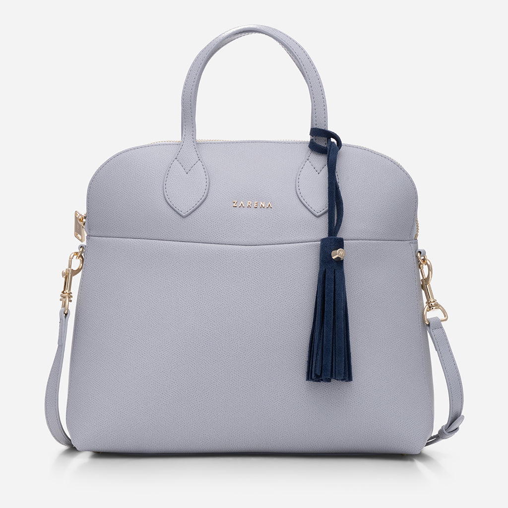 Dany – чанта в гълъбово синьо с висулка