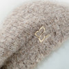 Плетена шапка тип барета в бежово