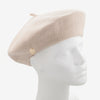 Шапка тип барета в цвят крем